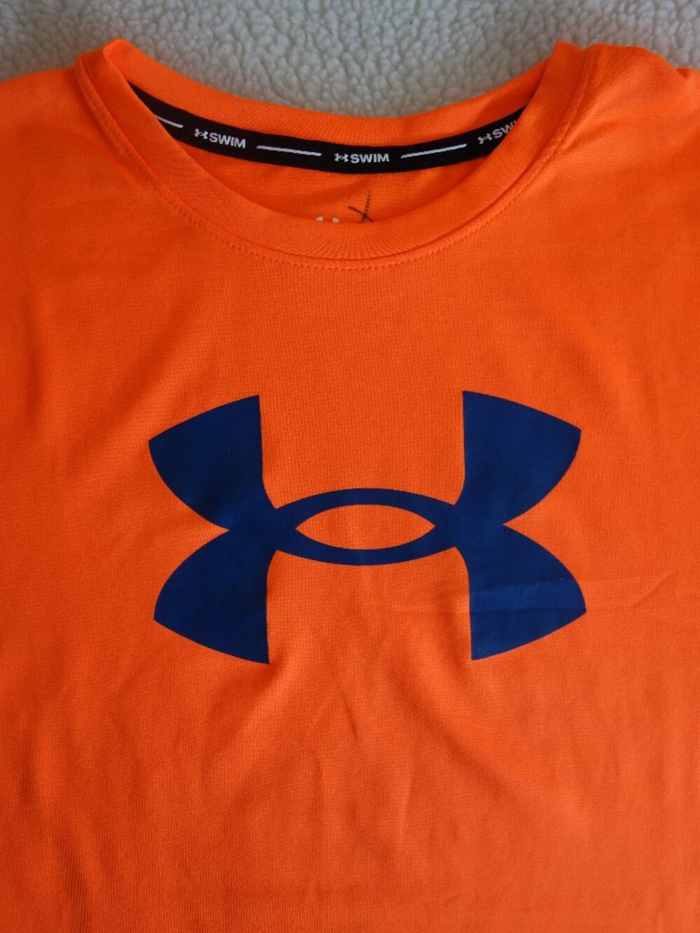 NWT UNDER ARMOUR Blaze Orange Short Sleeve Swim Top Shirt – Youth Large